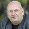 Gerhard Haase-Hindenberg stellt im Celtis-Gymnasium sein Buch "Ich bin noch nie einem Juden begegnet" vor.