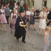 Der Festzug setzte sich pünktlich um 19 Uhr am Westtor in Richtung Zentrum in Bewegung.