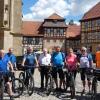 Mit einer Sternfahrt traten Kommunalpolitiker in die Pedale und starteten in ihrem Heimatort mit dem Ziel Königsberg. Im Bild von links: Gesundheitsmanager Benjamin Herrmann (Landratsamt Haßberge), Bürgermeister Günter Pfeiffer (Ermershausen), zweiter Bürgermeister Detlef Hofmann (Riedbach), Bürgermeister Helmut Dietz (Untermerzbach), Bürgermeister Claus Bittenbrünn (Königsberg), Helmut Müller-Gärtner, zweite Bürgermeisterin Heidi Müller-Gärtner (Maroldsweisach), Kreis- und Gemeinderat Gerhard Zösch (Sand), Landrat Wilhelm Schneider und Bürgermeister Jürgen Hennemann (Ebern).