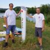 Johannes Rennert, technischer Leiter der Wasserwacht Unterfranken (links), und Manfred Bergmann, Vorsitzender des Wasserwacht-Ortsvereins Sand/Zeil, begrüßen die neue Rettungssäule am Sander Baggersee. Johannes Rennert, technischer Leiter der Wasserwacht Unterfranken (links), und Manfred Bergmann, Vorsitzender des Wasserwacht-Ortsvereins Sand/Zeil, begrüßen die neue Rettungssäule am Sander Baggersee.
