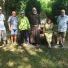 Rast am Jakobsbrunnen bei Oberweißenbrunn. Das Bild zeigt die Wallfahrer, die vor 20 Jahren den Weg nach Santiago de Compostela auf sich nahmen. Von links: Franz Eisenmann, Ferdinand Zachmann, Hans Schrenk, Pater Korbinian, Sonja Schrenk und Michael Geck. Rast am Jakobsbrunnen bei Oberweißenbrunn. Das Bild zeigt die Wallfahrer, die vor 20 Jahren den Weg nach Santiago de Compostela auf sich nahmen. Von links: Franz Eisenmann, Ferdinand Zachmann, Hans Schrenk, Pater Korbinian, Sonja Schrenk und Michael Geck.