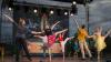 Das Ballettensemble des Landestheaters Coburg startete mit "Ayi, mama Ines" in den kühlen Sommerabend.