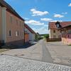 Das neue Baugebiet am Ortsrand von Dipbach wird über die Bayernstraße erschlossen. Die Straße wird anschließend saniert. Das neue Baugebiet am Ortsrand von Dipbach wird über die Bayernstraße erschlossen. Die Straße wird anschließend saniert.