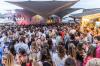 Tausende Menschen besuchten am Mittwoch den Eröffnungsabend vom Weinfest am Stein in Würzburg.