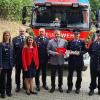 Viel Prominenz und ein großer roter Schlüssel: Am Sonntag wurde auch das neue Feuerwehrfahrzeug offiziell übergeben. Viel Prominenz und ein großer roter Schlüssel: Am Sonntag wurde auch das neue Feuerwehrfahrzeug offiziell übergeben.