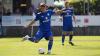 Luis Wagner (vorne) legte seinem Mitspieler Mohamed Conte (nicht im Bild) das Tor für den FV 04 Würzburg gegen Eintracht Bamberg auf. Am zweiten Bayernliga-Spieltag treten die Blauen auswärts beim ATSV Erlangen an.