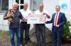 Im Bild (von links): Siegfried Pöhlmann (Tierheim Schwebheim), Waldemar Eck (ehemaliger Personalrat Sparkasse), Martin Hümmer (ehemaliger Personalratsvorsitzender Sparkasse) und Peter Schleich (Vorstandsvorsitzender Sparkasse).