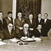 Beim der Unterzeichnung der Urkunde über den Zusammenschluss der Gemeinde Werneck am 24. Januar 1972 waren dabei: (stehend von links) die letzten Bürgermeister Hubert Reuß (Stettbach), August Steinmetz (Rundelshausen), Otto Schmittfull (Schleerieth), Leo Fuchs (Ettleben), Ludwig Göb (Schnackenwerth), Ernst Zeißner (Vasbühl), Albert Seufert (Egenhausen) Johann Schug (Schraudenbach), Rudolf Gehr (Zeuzleben), sowie vorne (von links) der spätere Bürgermeister Rudolf Reith, Landrat Georg Burghard, Wernecks Bürgermeister Ludwig Röckelein, der spätere Landrat Karl Beck, Walter Reidl als Leiter der Kommunalaufsicht sowie der Wernecker Gemeinderat Siegfried Hofmann.