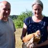 Bio-Landwirt Herbert Krückel und seine Partnerin Sabine Feddersen beteiligen sich am Projekt RegioHuhn des Naturlandverbands. Bio-Landwirt Herbert Krückel und seine Partnerin Sabine Feddersen beteiligen sich am Projekt RegioHuhn des Naturlandverbands.