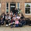 Schüler*innen aus der Umgebung von Glasgow vor dem Goethe-Institut in Glasgow. Schüler*innen aus der Umgebung von Glasgow vor dem Goethe-Institut in Glasgow.