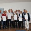 Foto: Obermeister Heinz Schuchbauer, stellv. Obermeister Udo Merz und die Geschäftsstellenleiter Josef Bock und Stefan Köppe mit den Geehrten.