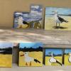 Gleiches Motiv, neun Unikate. Jeder konnte "die Möwe am Strand" für sich interpretieren, egal ob es nur ein Landschaftsbild wurde, eher eine "Möwen-Ente" entstand oder sich das Bild aus drei Leinwänden zu einer "Landschaft mit Möwe" zusammensetzte. Gleiches Motiv, neun Unikate. Jeder konnte "die Möwe am Strand" für sich interpretieren, egal ob es nur ein Landschaftsbild wurde, eher eine "Möwen-Ente" entstand oder sich das Bild aus drei Leinwänden zu einer "Landschaft mit Möwe" zusammensetzte.