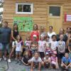 Der Elternbeirat des Kindergartens mit den Vorschulkindern vor dem Bauwagen. Der Elternbeirat des Kindergartens mit den Vorschulkindern vor dem Bauwagen.