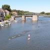 Die Spitzengruppe des Mainfrankentriathlon begleitet durch SUP-basiertes Absicherungskonzept der Wasserwacht.