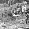 Der 50 Meter Streifen zur Bundesrepublik wurde gerodet und damit freies Schussfeld geschaffen. Dazu waren die Anwohner der DDR-Grenzdörfer eingeteilt.