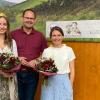 Bei der offiziellen Eröffnung des Weinfestes (von links): Die Karlburger Weinprinzessin Teresa Lamprecht, der Vorsitzende des Vereinsrings Mühlbach e.V. Michael Hombach und Landrätin Sabine Sitter.