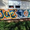 Dieses Graffiti stammt vom Bekannten des Manfred Jung aus Leipzig, der Unterstützung leistete und befindet sich am Gebäude neben dem Eingang des Jugendzentrums. JUZ steht für Jugendzentrum und JaS für Jugendsozialarbeit an Schulen Dieses Graffiti stammt vom Bekannten des Manfred Jung aus Leipzig, der Unterstützung leistete und befindet sich am Gebäude neben dem Eingang des Jugendzentrums. JUZ steht für Jugendzentrum und JaS für Jugendsozialarbeit an Schulen