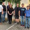 Glückwünsche zum erfolgreichen Abschluss (von links): Die beiden Geschäftsführer Thorsten und Michael Steinbach, Ausbildungsverantwortlicher Marcus Rosshirt, Marie Lenhardt, Nico Englert, Max Markert, Bastian Schmitt, Ausbildungsverantwortlicher Benjamin Süssner und Jonas Voll (Daniel Weber fehlt auf dem Bild).