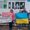 Klinikleitung und ärztliches Personal des ukrainischen Krankenhauses freuen sich über die wertvolle Hilfslieferung aus Deutschland.