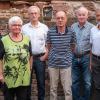 Für 40 Jahre Mitgliedschaft geehrt mit der goldenen Anstecknadel (von links): Erster Vorsitzender Josef Salomon, Erna Straub, Michael Kreß, Emil Röder, Hans Freitag, Walter Gram. Auf dem Bild fehlen Engelbert Roth, Edith Back, Wilhelm Glaser.