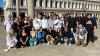 Das Foto zeigt die Klasse 10Ra des FLSH Schloss Gaibach auf dem Markusplatz in Venedig zusammen mit ihrem Klassenleiter Jürgen Baumgartl.