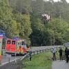 Einer der Rennradler wurde beim Sturz so schwer verletzt, dass er mit dem Rettungshubschrauber "Christoph 60" ins Klinikum nach Meiningen geflogen wurde.