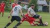 Im Grabfeld-Derby ging es hart, aber fair zur Sache. So auch in dieser Szene, in der Eibstadts Goalgetter Daniel Fürst (unten) von Herbstadts Julian Leicht vom Ball getrennt wird. Nicht eingreifen muss Felix Umhöfer (links.