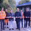 Die neue Radwegunterführung an der B 292 in Königshofen wurde für den Verkehr freigegeben (von links): Dezernent Werner Rüger, Projektleiter Matthias Sturm vom Regierungspräsidium Stuttgart, Polier Thomas Seyfer (Konrad-Bau), Landrat Christoph Schauder, Bürgermeister Lukas Braun, stellvertretender Standortleiter Siegmar Scherer (Konrad-Bau), Stadtbaumeister Tobias Blessing, Planer Sebastian Bokmeier vom Kreis-Straßenbauamt und Bauleiter Benedikt Scherer (Konrad-Bau).