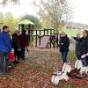 Herbstliche Stimmung am Spielplatz Hafenpreppach, wo, wie Bürgermeister Wolfram Thein (2. von rechts) erläuterte, recyclingbare Geräte aufgestellt und das Umfeld mit viel Eigenleistung gestaltet wurde. Mit im Bild 2. und 3. Bürgermeisterin Heidi Müller-Gärtner und Ramona Schrapel (4. und 3. Von rechts) und Bauamtsleiter Andrè Grüner Herbstliche Stimmung am Spielplatz Hafenpreppach, wo, wie Bürgermeister Wolfram Thein (2. von rechts) erläuterte, recyclingbare Geräte aufgestellt und das Umfeld mit viel Eigenleistung gestaltet wurde. Mit im Bild 2. und 3. Bürgermeisterin Heidi Müller-Gärtner und Ramona Schrapel (4. und 3. Von rechts) und Bauamtsleiter Andrè Grüner