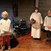 Kinder mit Pastorlareferentin Maria Garsky.