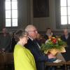 Auf dem Foto von links: Christa und Norbert Holzheid, Dekan Oliver Bruckmann.