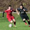 Ein Duell auf Augenhöhe lieferten sich der FC Reichenbach/Burglauer/Windheim (rechts Johannes Katzenberger) und der TSV Bad Königshofens (links Martin Steinert).