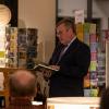 Ferdinand Fürst zu Castell-Castell beim BuchBesuch in der Klosterbuchhandlung "Buch und Kunst im Klosterhof" der Abtei Münsterschwarzach.