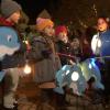 Mit strahlenden Augen und leuchtenden Laternen zogen in Greußenheim die Kinder durch die Straßen und sangen Martinslieder. Mit strahlenden Augen und leuchtenden Laternen zogen in Greußenheim die Kinder durch die Straßen und sangen Martinslieder.