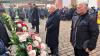 Traditionsgemäß wurden in Veitshöchheim auf dem Ehrenmalplatz an der Vituskirche Kränze zum Gedenken niedergelegt. Dies taten für die  Bundeswehr der Standortälteste Brigadegeneral Michael Podzus,  für die Gemeinde Bürgermeister Jürgen Götz, für die Sudetendeutsche Landsmannschaft Ortsobmann Karl Nausch und für den Sozialverband VdK Ortsvorsitzender Bernd Welti.