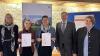 Erfolgreicher Abschluss (von links): Staatsministerin Anja Preuß, Carolin Endres (Quartiersmanagerin Bad Neustadt ), Nicole Köllmer-Holl (Quartiersmanagerin Wülfershausen), Wolfgang Seifert (Bürgermeister  Wülfershausen) und Kursleiterin Franziska Harbich bei der Zertifikatsübergabe auf dem Campus Benediktbeuern.
