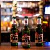 Eine Bar in Bremen ruft mit Aufklebern auf Bierflaschen zum Boykott der Weltmeisterschaft in Katar auf. Lässt sich so eine künftige Vergabe an Unrechtsregime verhindern?