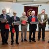 Erik Greulich (2. Vorsitzender MGV Castell), die Geehrten Helmut Gegner, Johannes Gernert,  Klaus Wanninger und Paul Weber, Bernd Nägle (2. Vorsitzender der Sängergruppe Kitzingen) und Stefan Rappelt (Vorsitzender MGV Castell) beim Erinnerungsfoto.