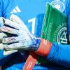 Gegen den Oman konnte Manuel Neuer die "One Love"-Armbinde noch tragen. Bei der Weltmeisterschaft in Katar hat die Fifa es dem deutschen Torhüter verboten.