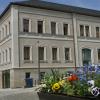 Blick auf das Iphöfer Dienstleistungszentrum: Ab Januar gelten neue Öffnungszeiten für die Verwaltung.