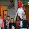 KiTa-Kinder mit dem Nikolaus.