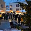 Ein voller Erfolg war der Waldbüttelbrunner Weihnachtsmarkt auf dem neugestalteten Rathausplatz, selbst bei den eisigen Temperaturen am vergangenen Wochenende.
