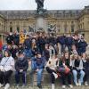 Französische Schüler des Frankreichaustausches vor der Residenz. Französische Schüler des Frankreichaustausches vor der Residenz.