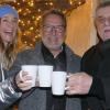 Bürgermeister Thomas Reichert beim Empfang zum 60. Geburtstag, umgeben von Ehefrau Carmen und dem früheren Amtskollegen Bernhard Brückner aus Obernbreit.