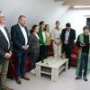 Der Pfarrer gibt den Segen (von links): Oliver Pilz (Kreisgeschäftsführer des Roten Kreuzes), Landrat Thomas Ebert, Franzi Abel, Clara Grimm, Luzia Abel, Karla Dietl, Bürgermeister Roman Menth und Pfarrer Gregor Sauer. Der Pfarrer gibt den Segen (von links): Oliver Pilz (Kreisgeschäftsführer des Roten Kreuzes), Landrat Thomas Ebert, Franzi Abel, Clara Grimm, Luzia Abel, Karla Dietl, Bürgermeister Roman Menth und Pfarrer Gregor Sauer.