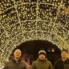 Das Foto zeigt am Lichtertunnel von links: Bauhofleiter Philipp Nees, Bürgermeister Stefan Rottmann und stellvertretenden Bauhofleiter Alexander Gütlein.