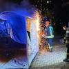 Die Feuerwehr Bad Kissingen rückte zu einem Brand von Altkleidercontainern aus. 