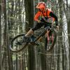 Auf dem Sprung im Bikepark Osternohe.
