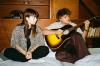 Das Duo "Lena&Linus" dreht Musikvideos an den verschiedensten Orten: Hier nahmen sie für ihren Song "Emilie" in Hamburg auf.