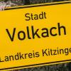 Der Diebstahl eines Ortsschilds der Stadt Volkach (hier ein Vergleichsbild) konnte dank eines aufmerksamen Zeugen gerade noch verhindert werden.